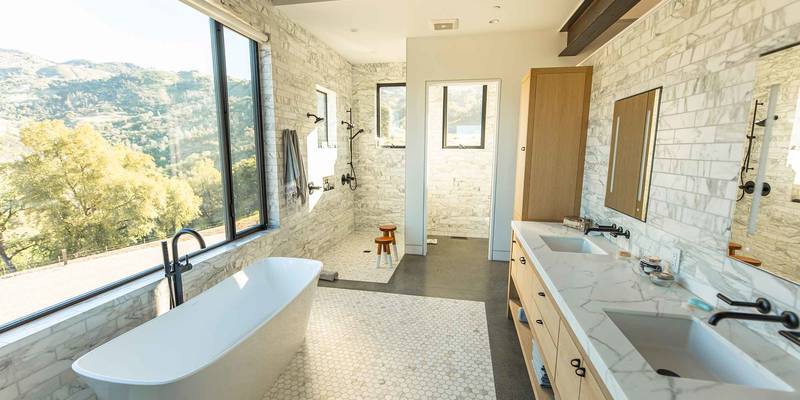 Bathroom Window Treatments for Privacy Without Killing Daylight